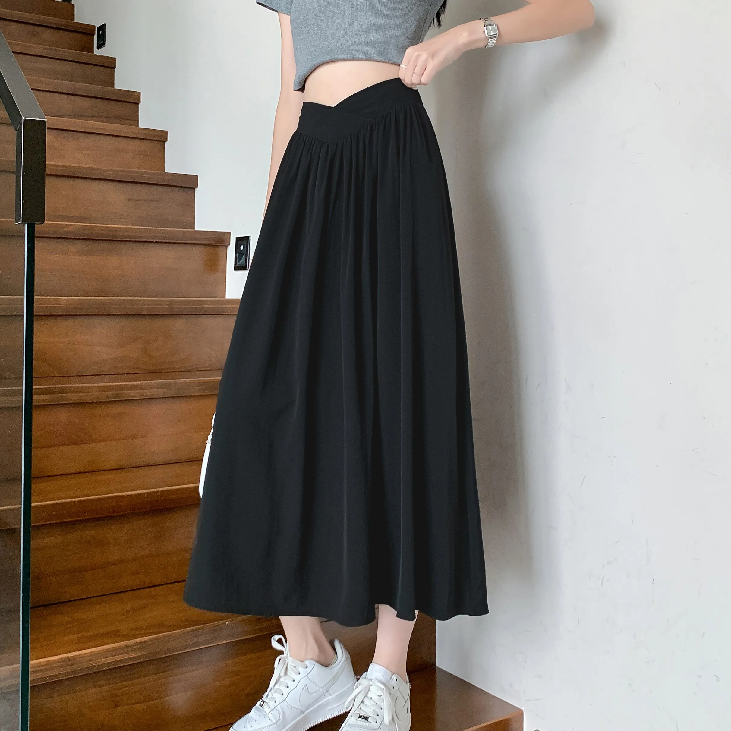 Midi Loose Fit High-Waisted Simplicity Skirt