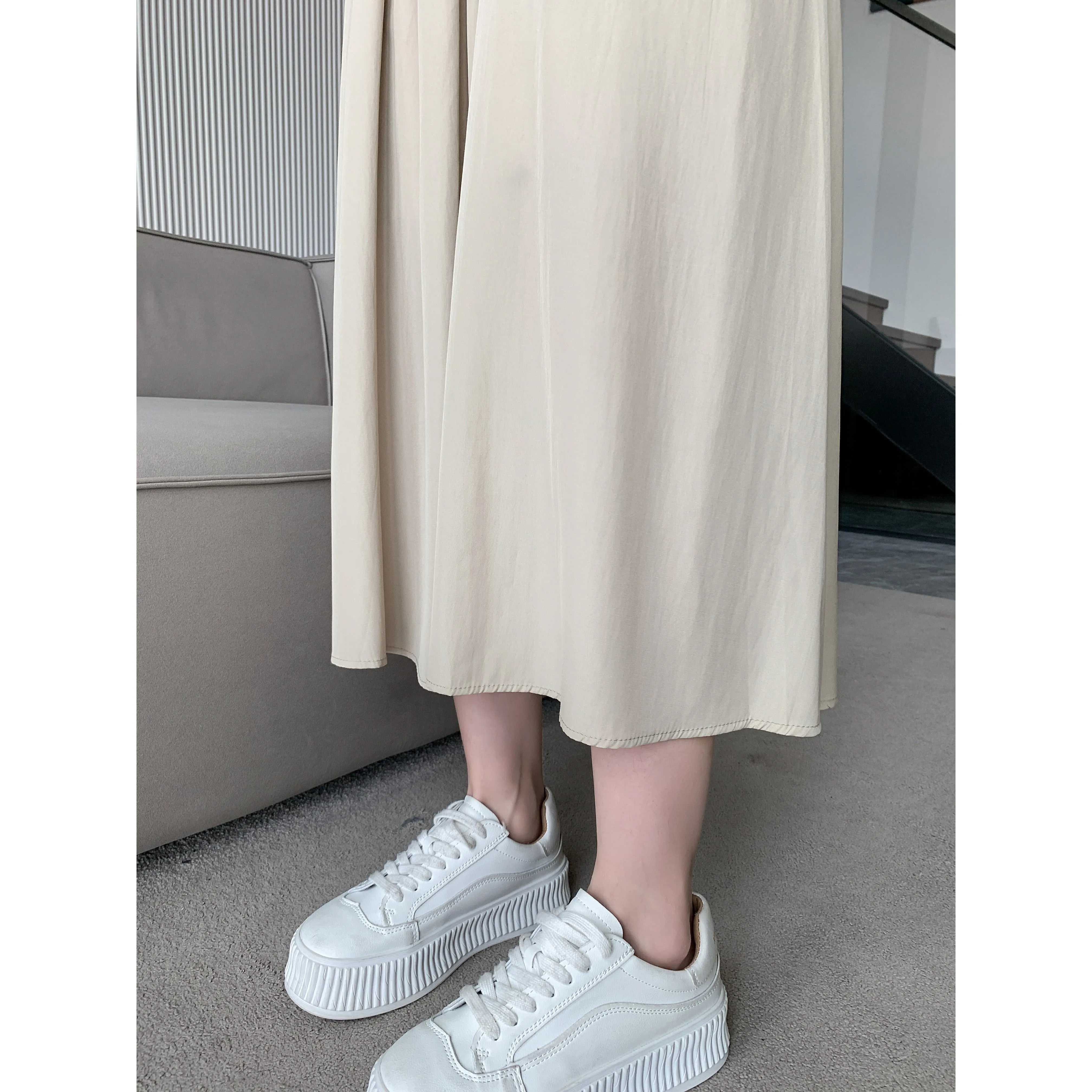 Midi Loose Fit High-Waisted Simplicity Skirt