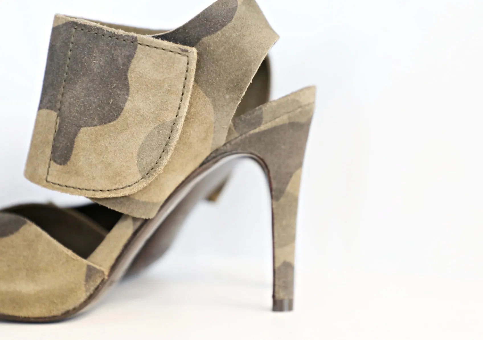 Pedro Garcia - Sissel-MO Camo Heels